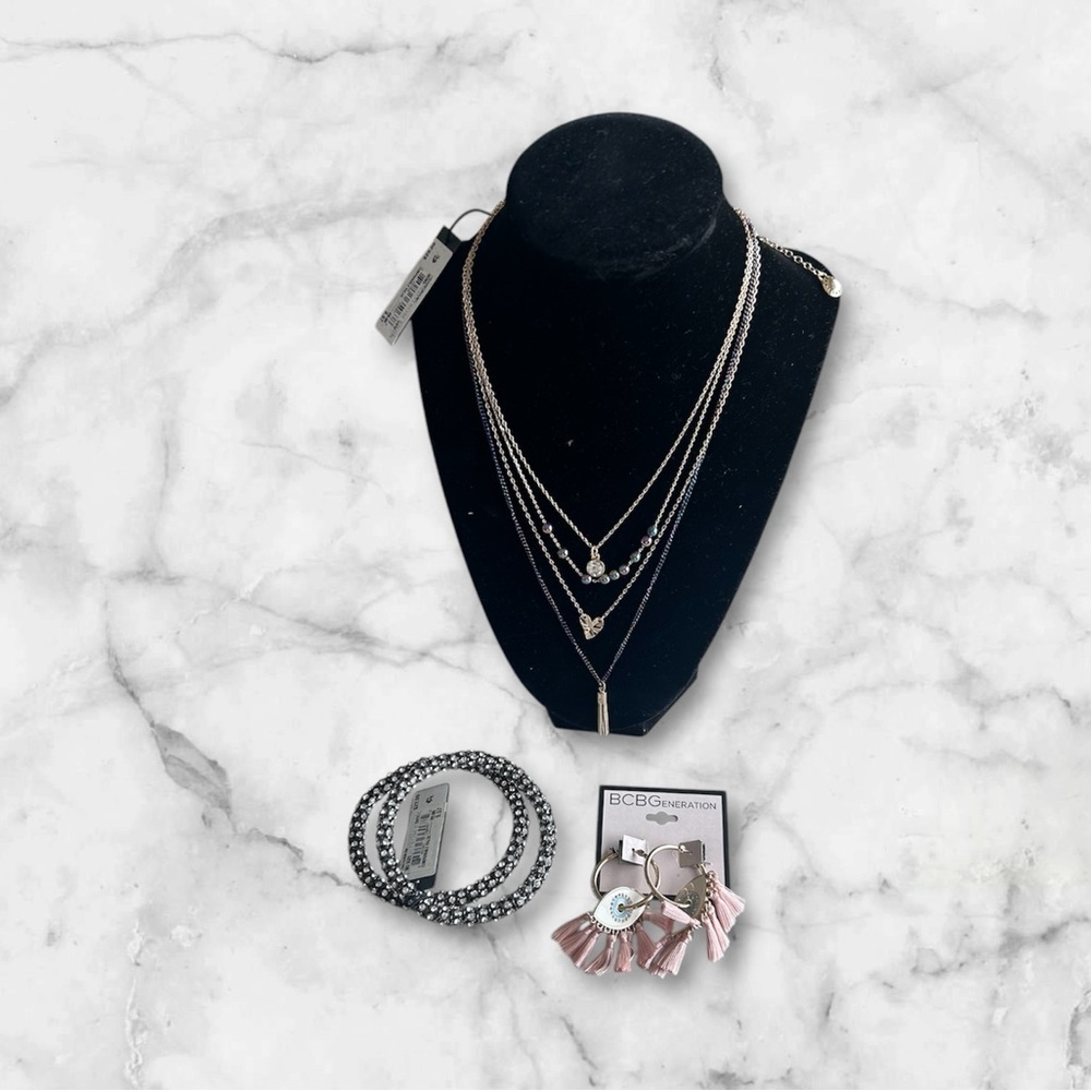 Bcbg Jewelry Bundle 75$